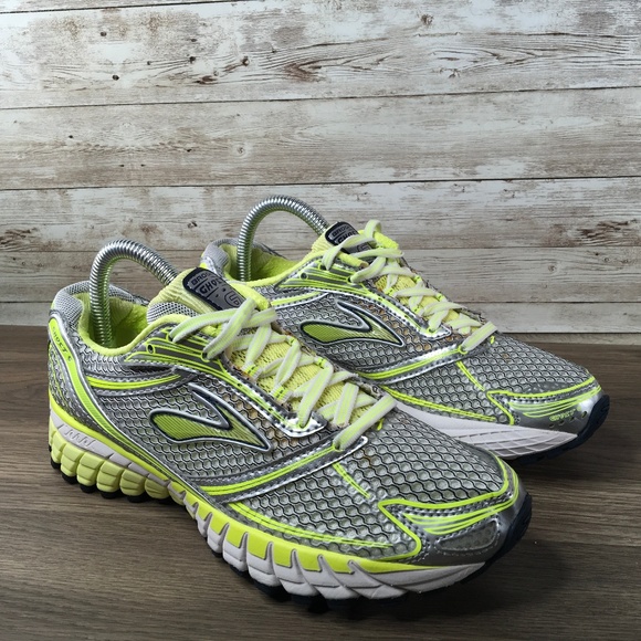 brooks dyad 10 yellow